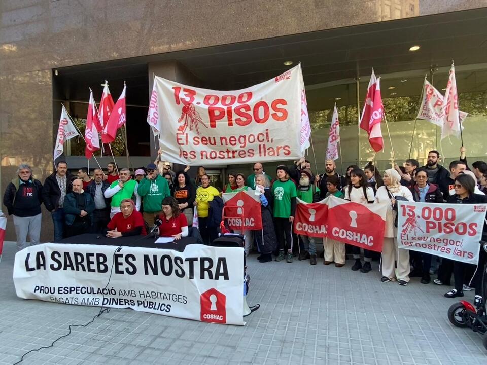 “Exigim el traspàs de tots els immobles de la SAREB a mans públiques”